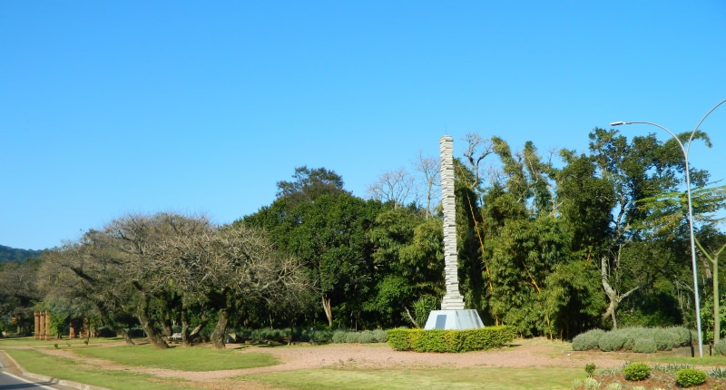 Obelisco de Livros
